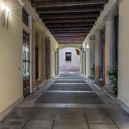 Palazzo Cavalli Pasquini Apartment