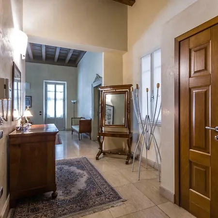 Palazzo Cavalli Pasquini Apartamento *