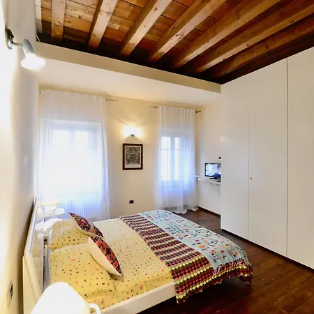 Palazzo Cavalli Pasquini Διαμέρισμα