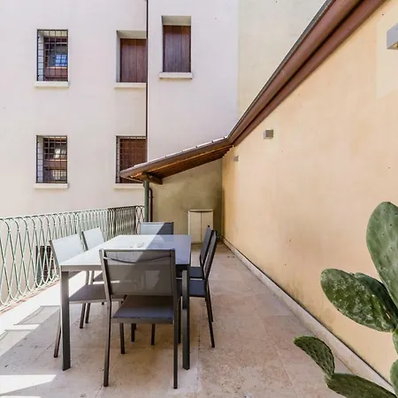 Palazzo Cavalli Pasquini * Βερόνα